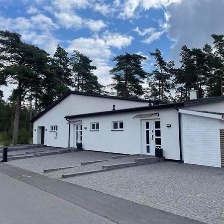 Nyrenoverad Laegenhet Åhus Exterior foto