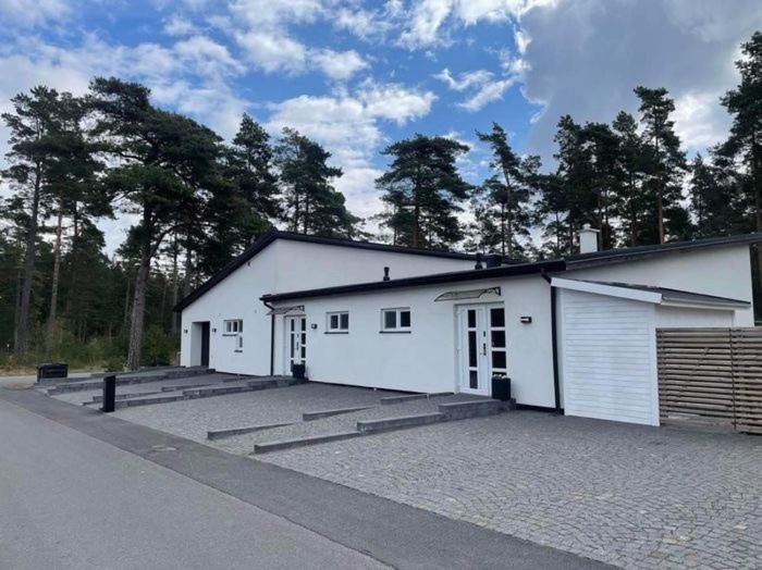 Nyrenoverad Laegenhet Åhus Exterior foto